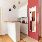 Nicolo-Passy Magnifique Studio 2P